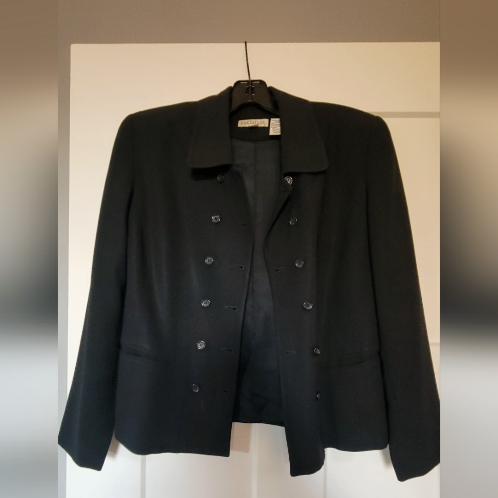 Ann Taylor size 2P Black Jacket